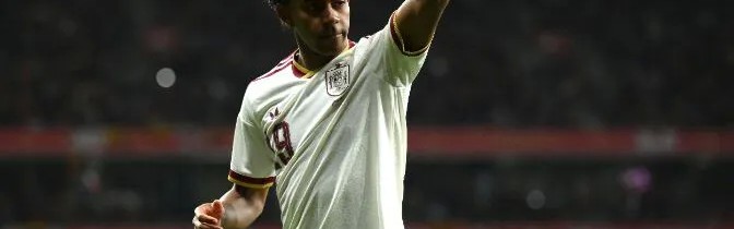 开云官网-塞尔：疑似受到歧视性口号影响，亚马尔赛后离场时情绪低落